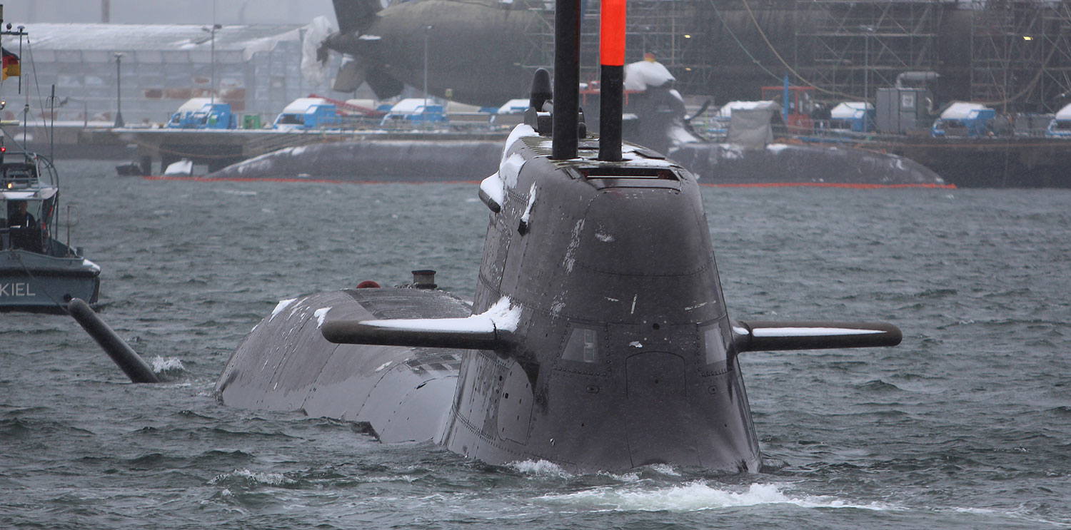 Erste Tauch- und Kränkungsversuche von U35 bei HDSW in Kiel