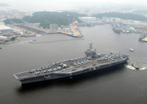 USS GEORGE WASHINGTON (CVN 73) auslaufend Stützpunkt Yokosuka