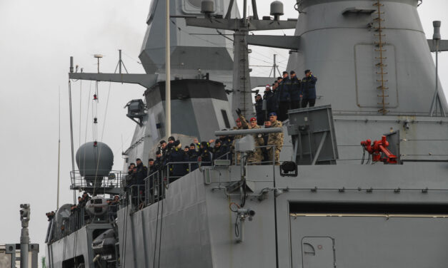 Welcome home, Fregatte "Hamburg"!