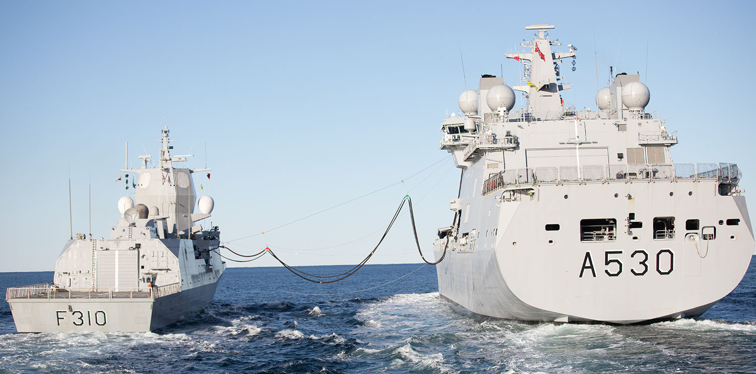 Versorgung der Fregatte Fridtjof Nansen