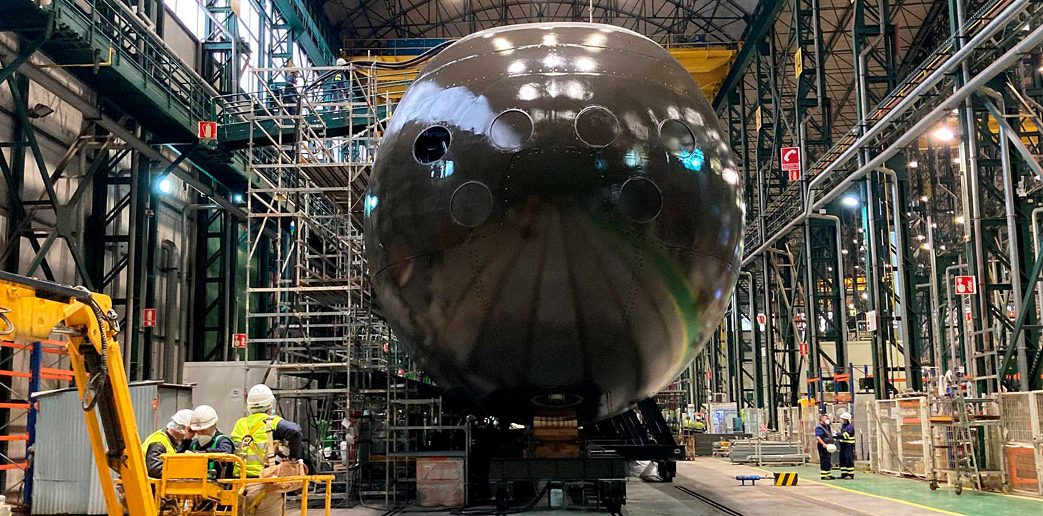 Isaac Peral in der Fertigungshalle