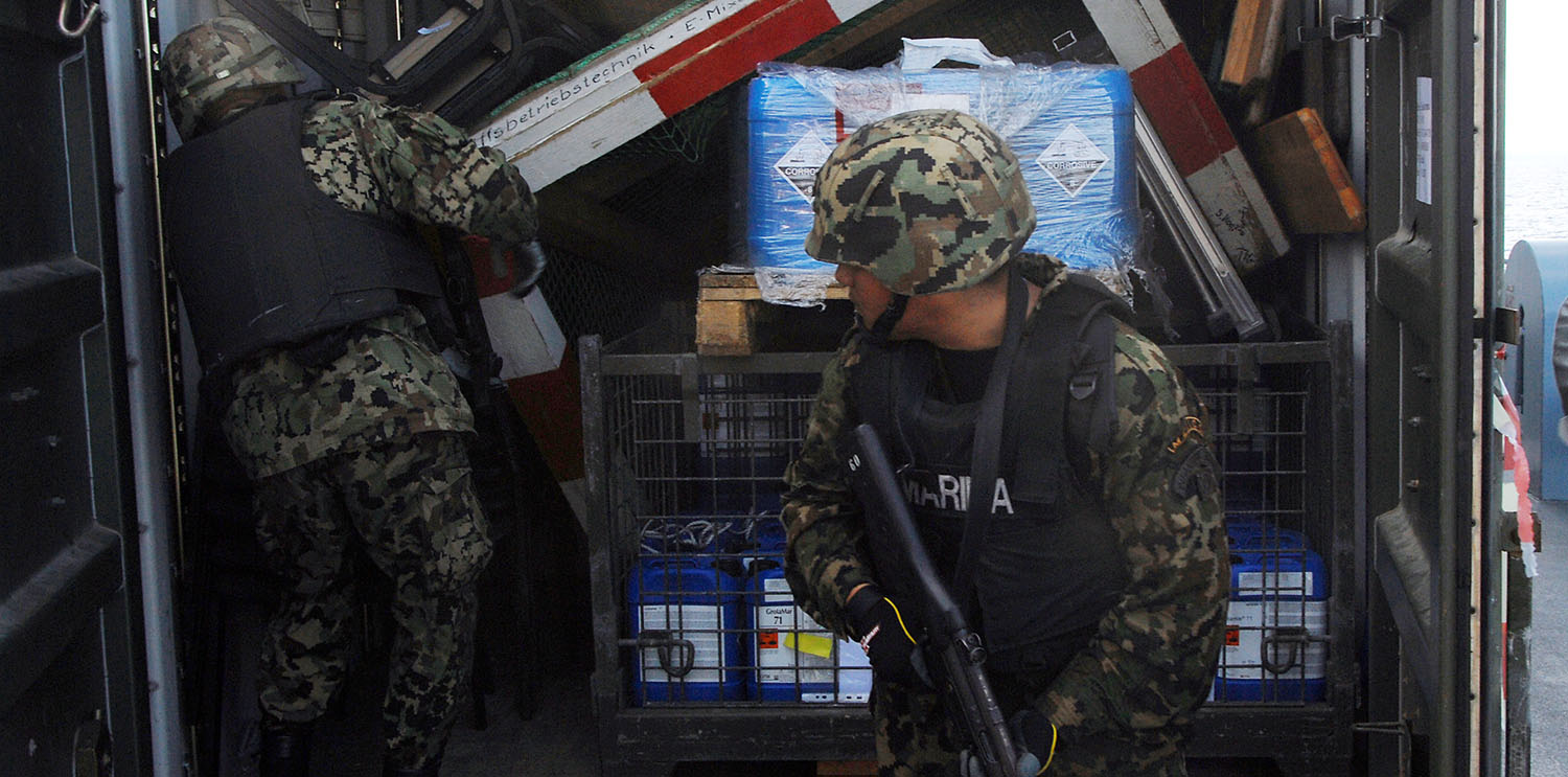 Boarding-Übung der mexikanischen Marineinfanterie auf dem EGV Frankfurt am Main