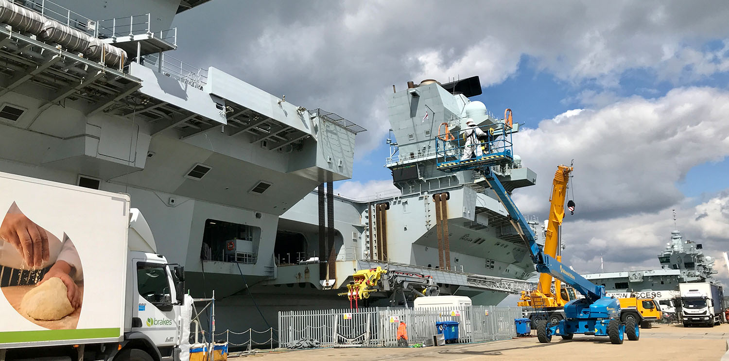 Letzte Vorbereitungen im Hafen von Portsmouth