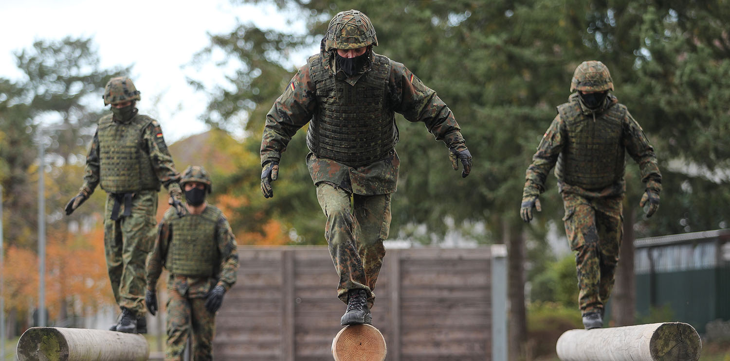 Die Hindernisbahn erfordert Mut und Geschicklichkeit