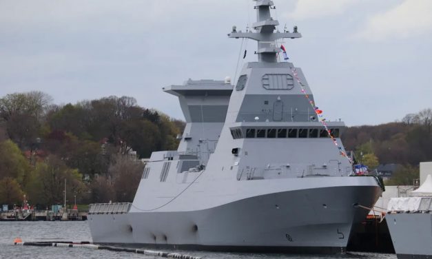 Übergabe der zweiten Korvette des Typs Sa'ar 6 an Israel