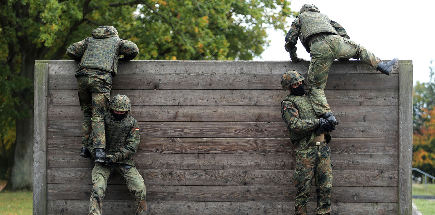 Auf eine Wiederholung der Grundausbildung wird verzichtet