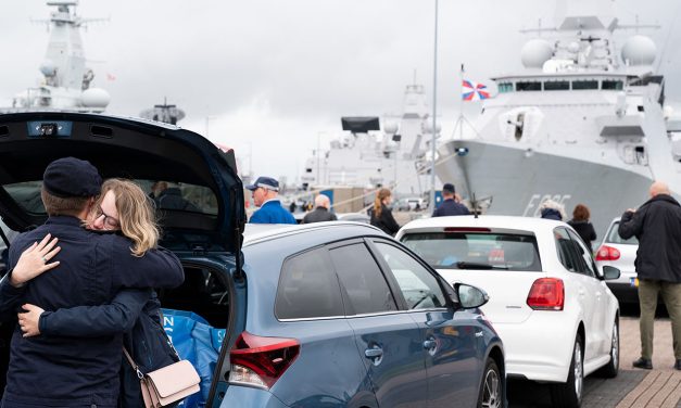 Niederländische Fregatte Richtung CSG aufgebrochen