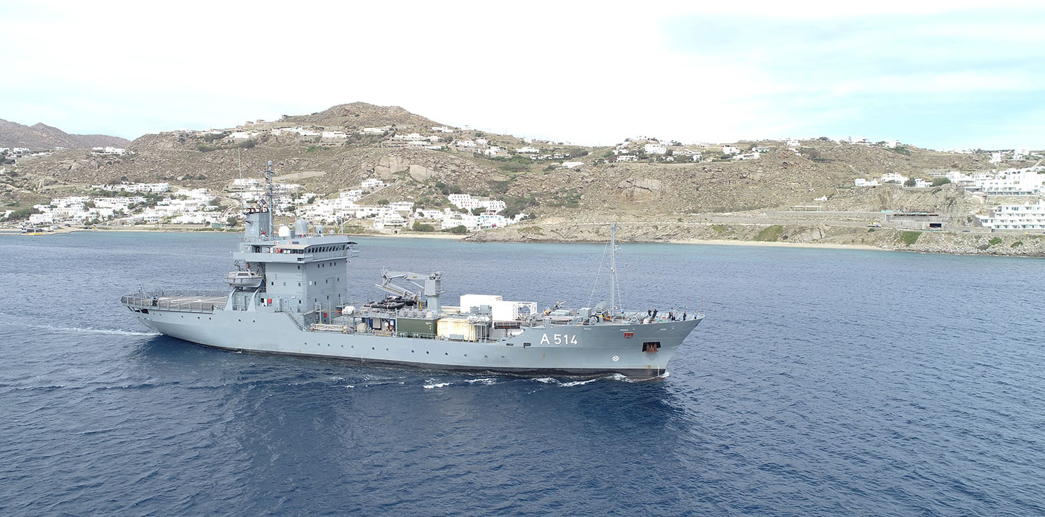 Tender Werra vor Mykonos