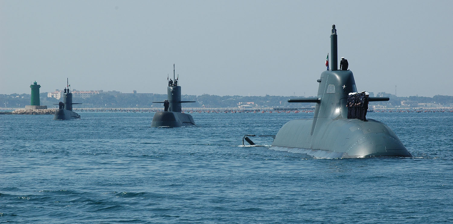 Neben der Klasse 212A (v.) besitzt Italien auch noch Boote der Sauro-Klasse