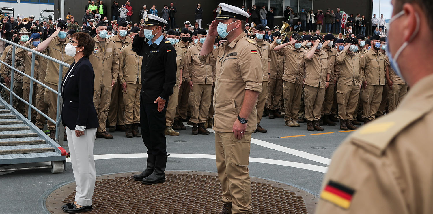 Die Besatzung ist klar zum Auslaufen