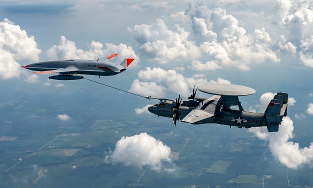 Weitere Luftbetankung durch die MQ-25 T1