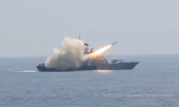 INDIEN: Flugkörpertest der indischen Marine