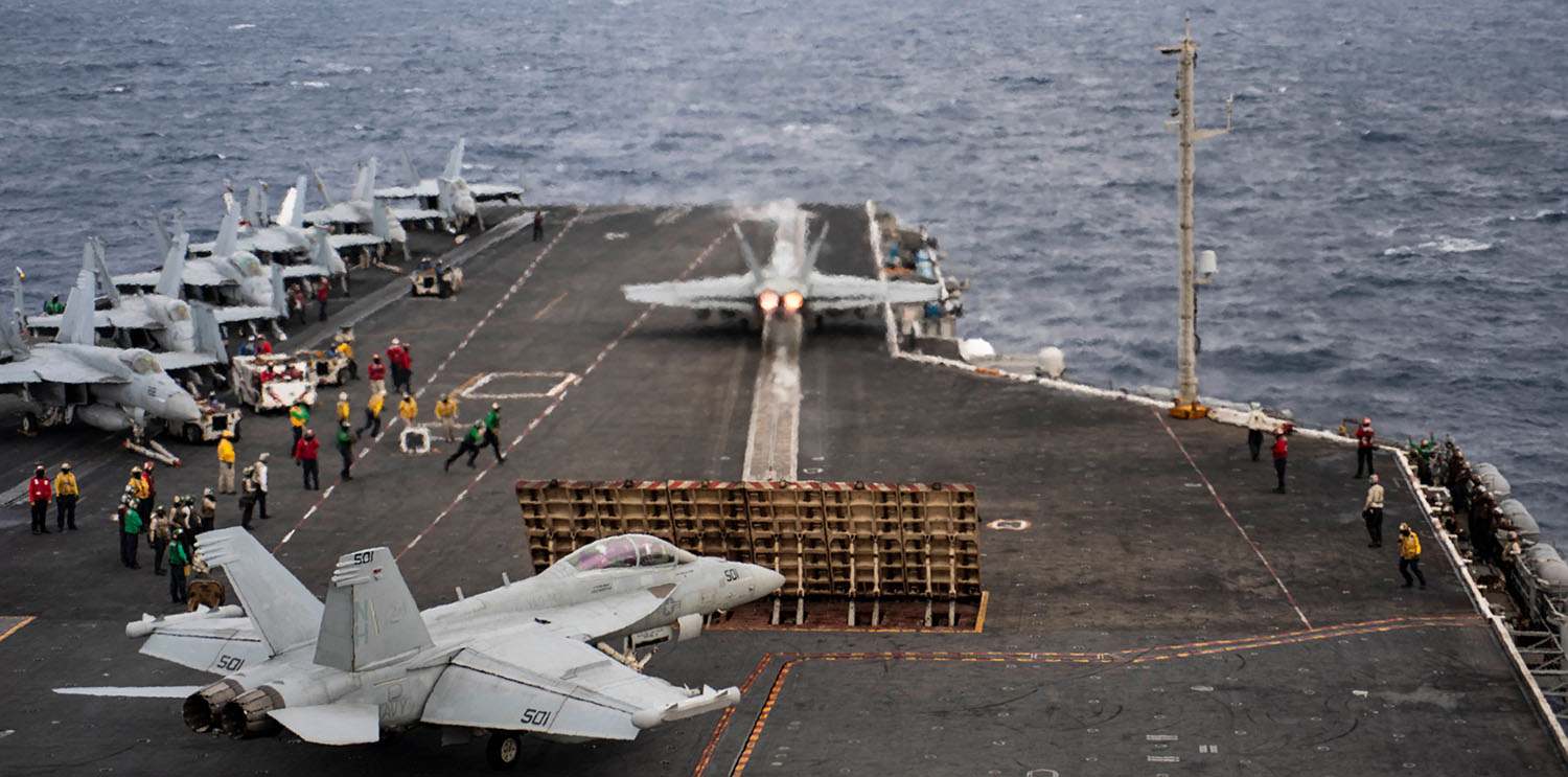 Flugbetrieb auf der USS Theodore Roosevelt