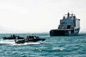 Das amphibische Mehrzweckschiff Karel Doorman