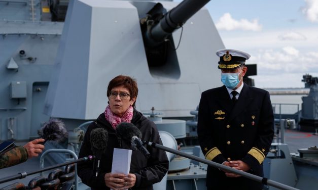 Ministerin besucht Einsatzflottille 2