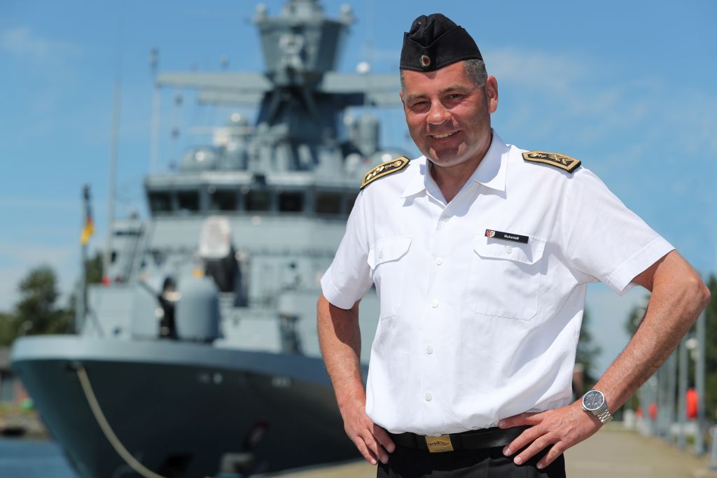 Stabsbootsmann Roland Schmidt, Mann der ersten Stunde