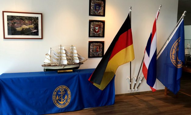 „Schiffsübergabe“ in der Geschäftsstelle