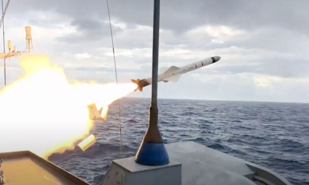 Brasilianische Marine führt Schießabschnitt durch