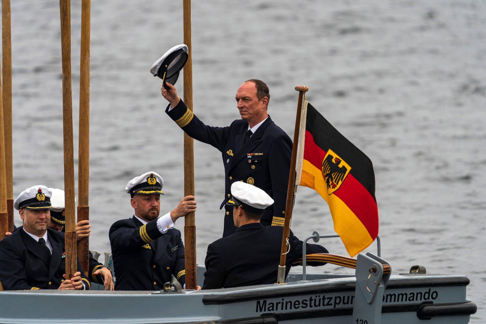 Wachwechsel, Fregattenkapitän Florian Feld, Foto: Daniel Angres