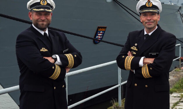 Change on the bridge of the frigate "Hessen"