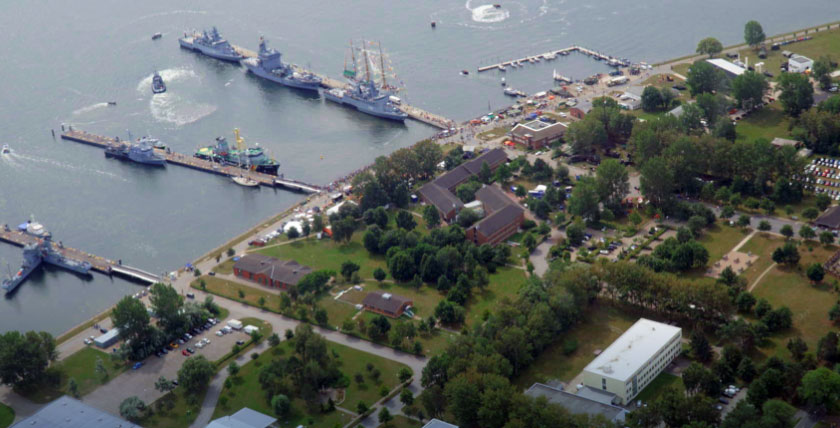 Der Marinestützpunkt Warnemünde beziehungsweise Hohe Düne © Bundeswehr/Steffen Zilling