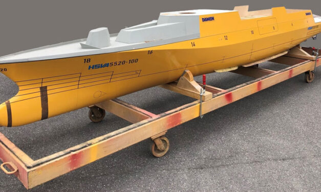 Die Fregatte 126 schwimmt