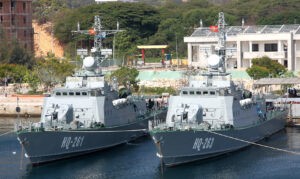 HQ261 und HQ263 der vietnamesischen Svetlyak-Klasse. Foto: china defence forum