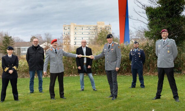 Handover of patronage and donations to the Bw_Res running team
