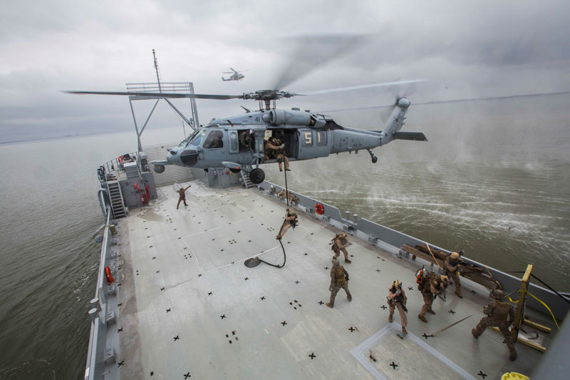 Force-Recon-Truppen entern ein verdächtiges Schiff. Foto: USMC