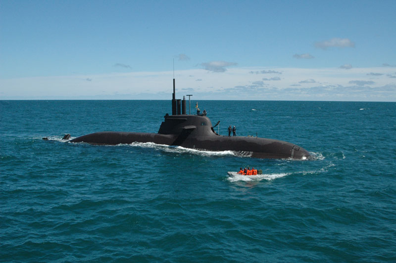 Personaltransfer mit einem U-Boot der Klasse 212A. Foto: Bw