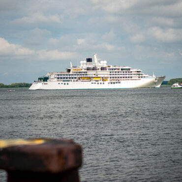 Die Expeditionsyacht Crystal Endeavor konnte fertig gebaut und abgeliefert werden