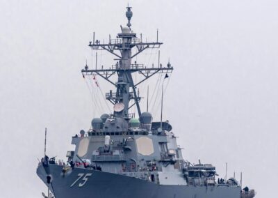 Zerstörer der Marine der Vereinigten Staaten "Donald Cook" (DDG - 75, Arleigh-Burke-Klasse) in Warnemünde, Foto: M Peich