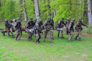 Ausbildung Verwundetentransport im Gelände