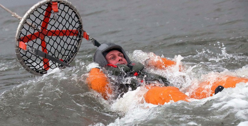 Realistic exercise in handling personal rescue equipment, photo: Bw/Kim Couling