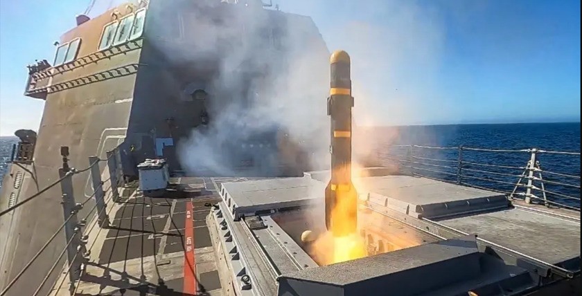 AGM-114L Longbow Hellfire beim Start von der USS Montgomery (LCS 8). Foto: US Navy