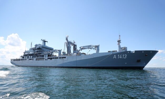 Einsatzgruppenversorger Bonn auf dem Weg in die Ägäis