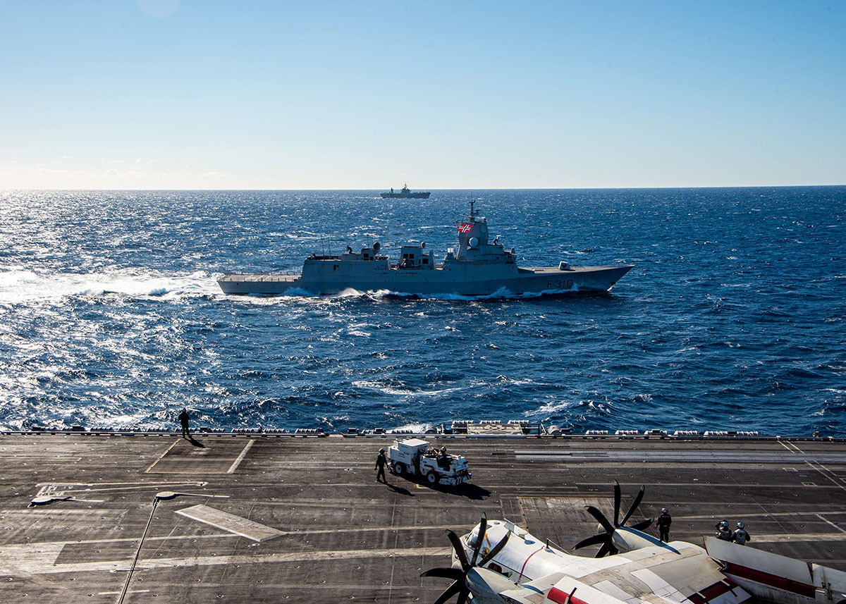 Norwegen unterstützte die Flugzeugträgerkampfgruppe mit der Fregatte Fridtjof Nansen, Foto: US Navy