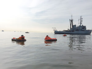 Einsatz der Spiekeroog beim Open Sea Survival, Foto: Bw