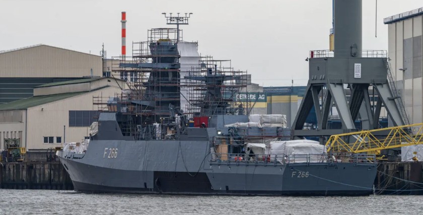 Korvette "Köln" des II. Los K 130 in Hamburg vor der Erprobung, Fotos. D. Angres