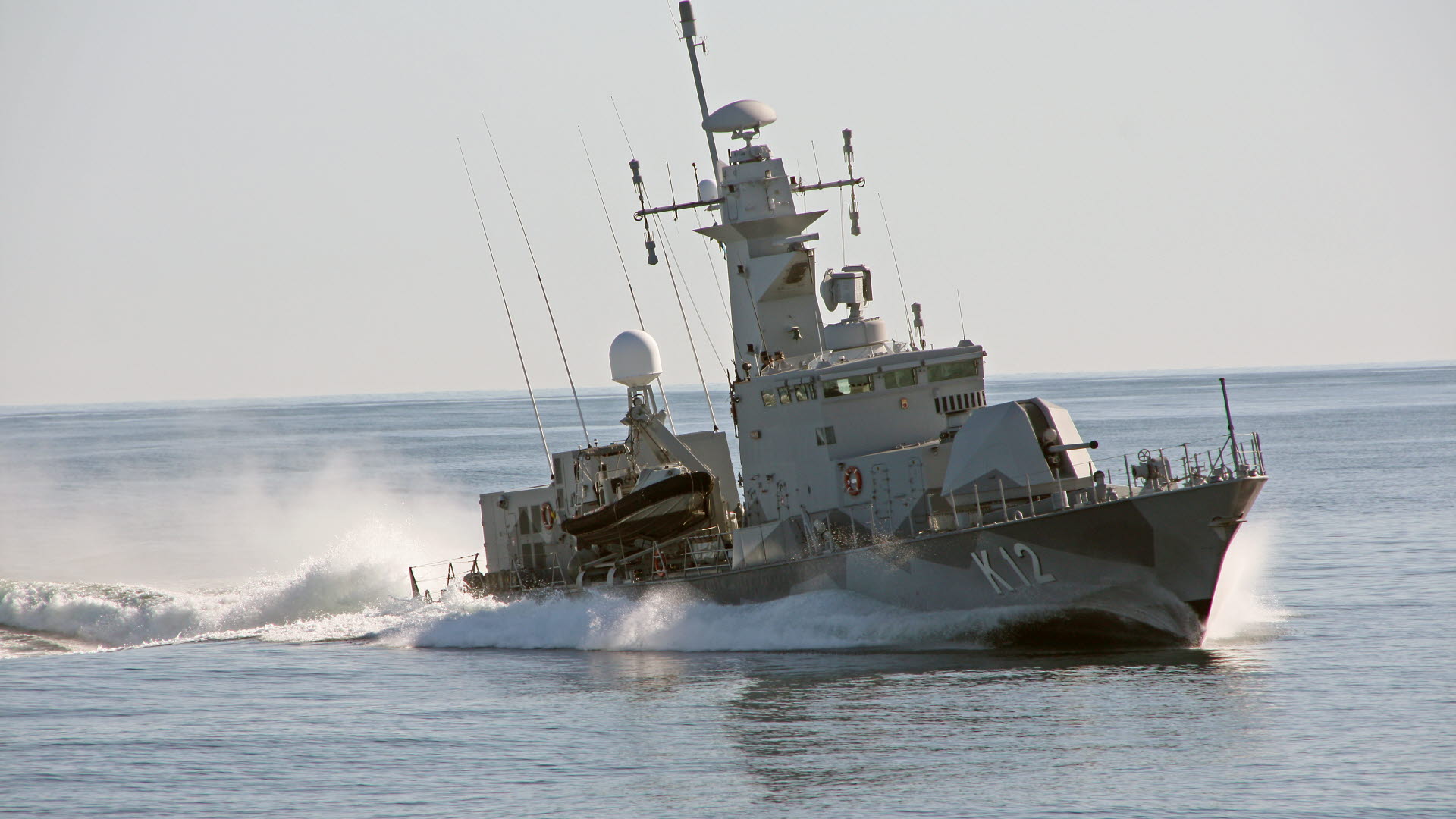 HSwMS Malmö der Stock holm-Klasse in voller Fahrt. Die früher als Korvetten geführten Einheiten der Klasse wurden mittlerweile zu Patrouillenbooten umklassifiziert, Foto: Schwedische Marine