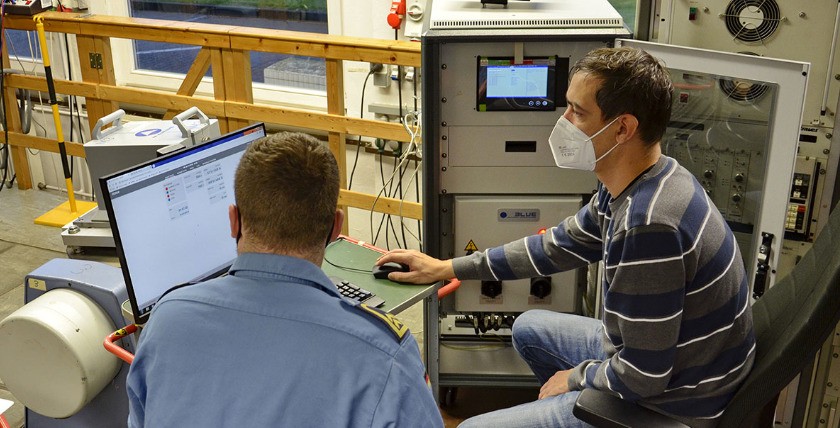Briefing of the crew, photo: Bw/Susanne Weers