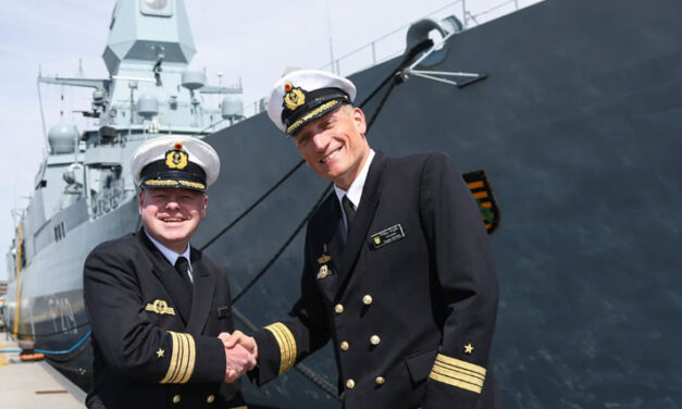 Kommandowechsel auf der Fregatte "Sachsen"