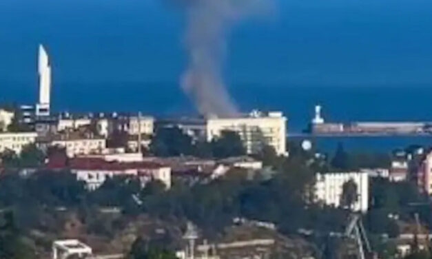 Ukraine-Krieg: Weitere Explosionen und Drohnen-Angriffe auf der Krim