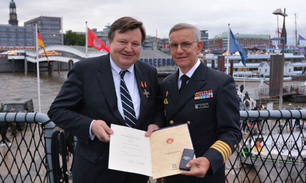 In eigener Sache: Verleger marineform geehrt