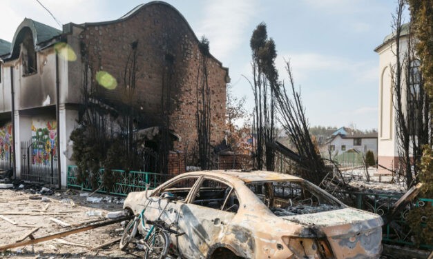 Ein Zwiegespräch: "Warum das russische Militär die Ukraine brutalisiert"