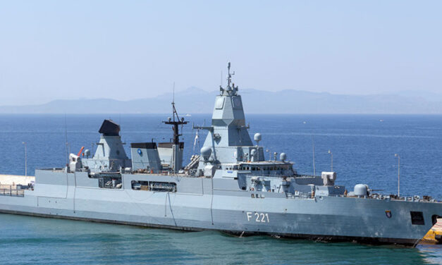 Fregatte "Hessen" schliesst sich US Trägerverband an