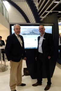 Was gibt es Neues? marineforum am Stand der Fassmer-Werft