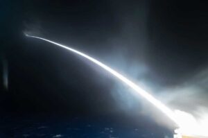 Flugbahn eines Nahbereichs-Abwehr-FK C-Dome. Foto: Rafael