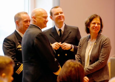 Lockere Runde der Verantwortlichen, Foto: Bundeswehr/Marcel Kröncke