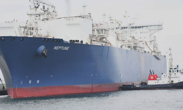 Gasversorgung: Erstes Spezialschiff erreicht Rügen